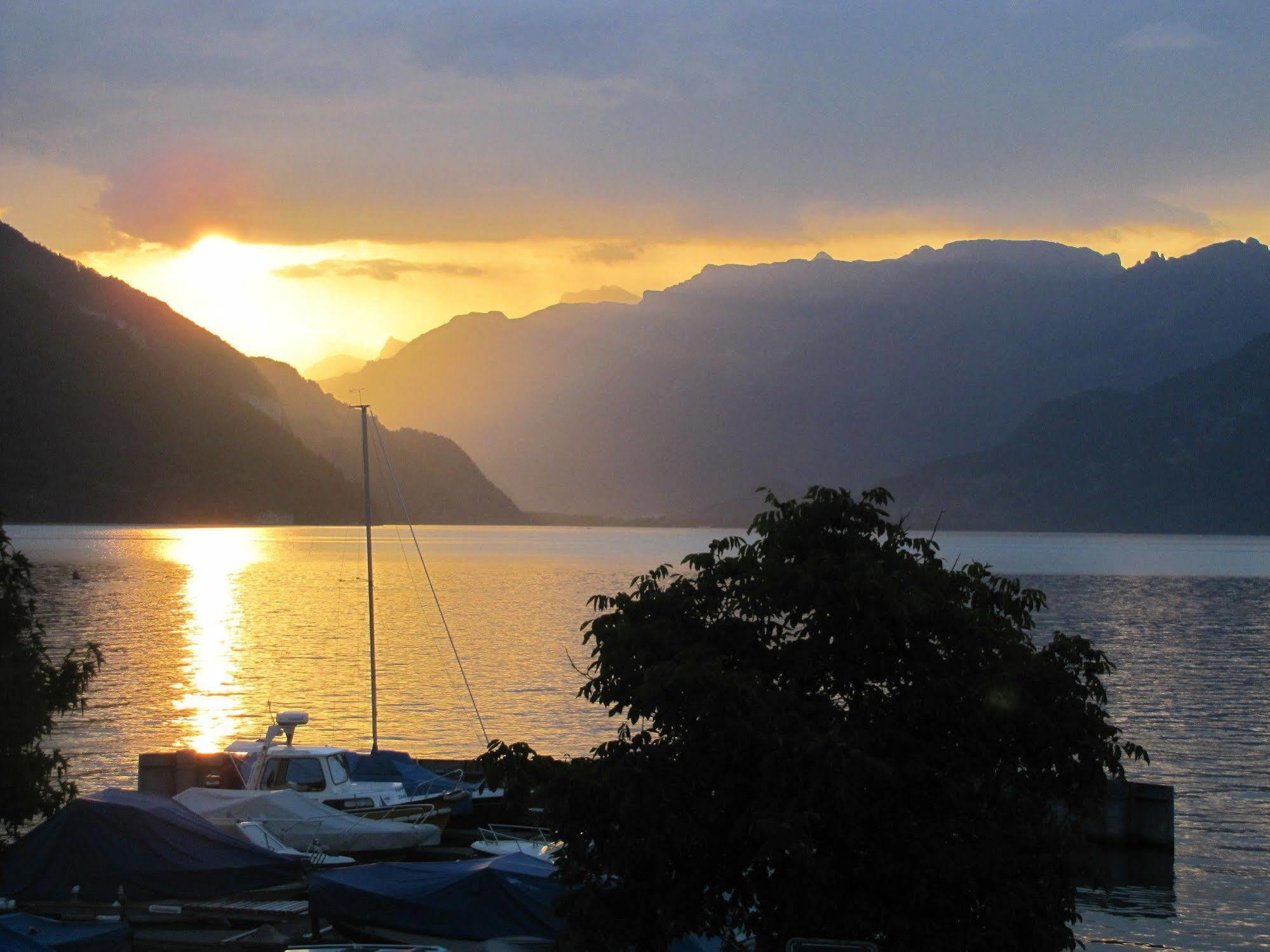 Strandhotel Seeblick Faulensee Exterior foto